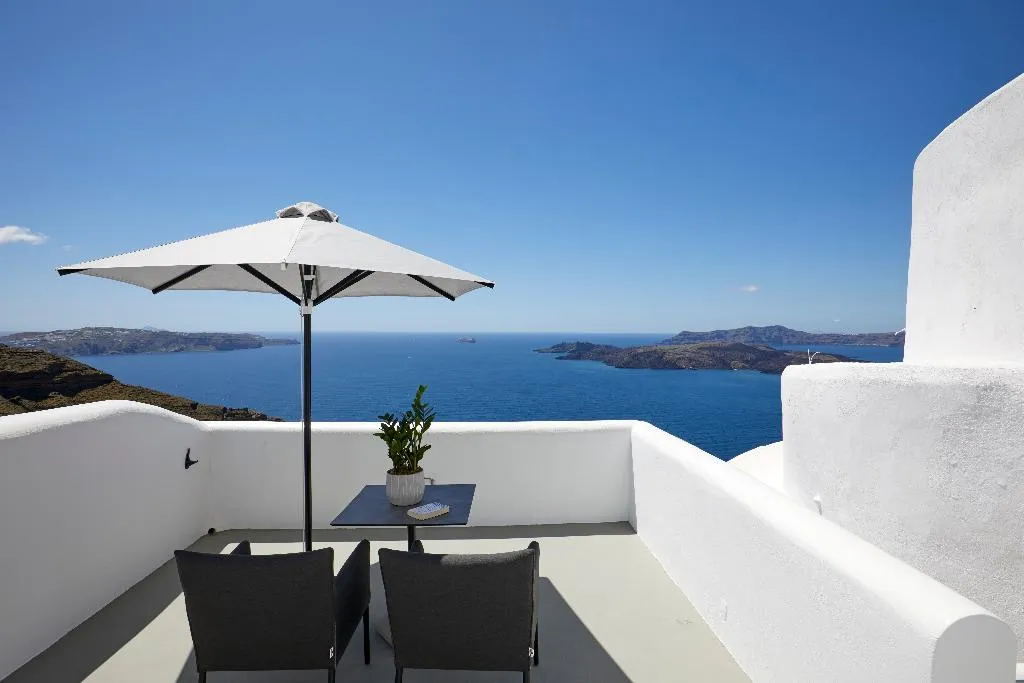 SUITE GRAND Room, Petit Palace, Santorini