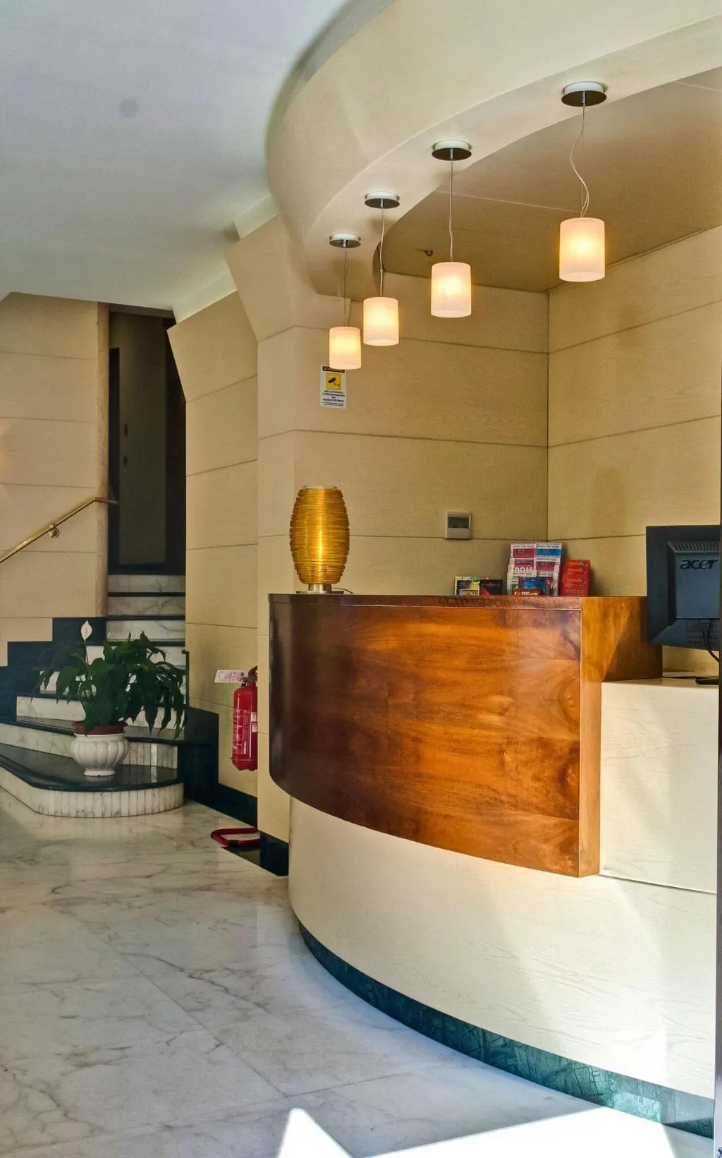 Lobby, Crosti, Rome