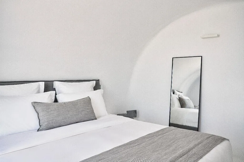 DOUBLE SUPERIOR WITH PRIVATE POOL Room, Pantheon Villas, Santorini