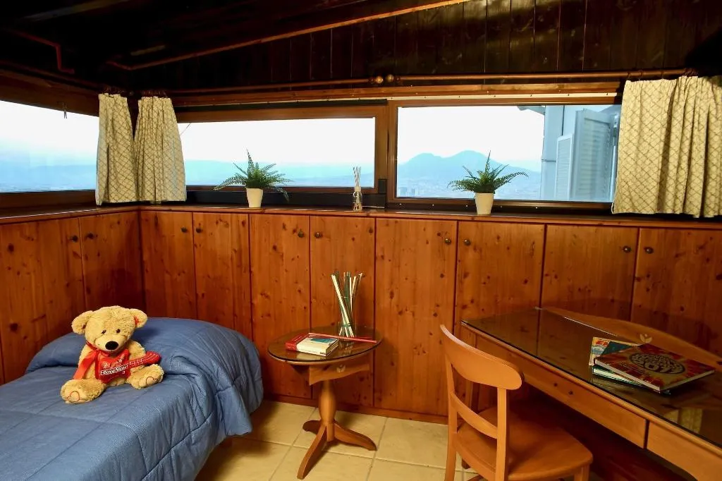 Room, B&b A'Luggetella, Naples