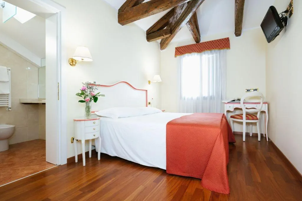DOUBLE DELUXE Room, Do Pozzi, Venice