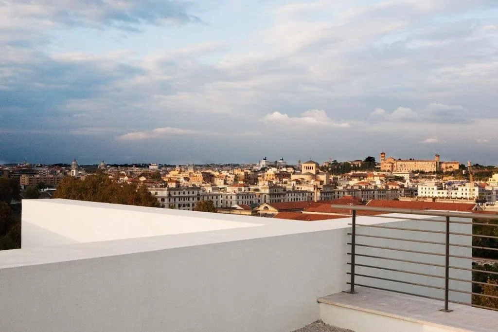 General view, Lungotevere Suite, Rome