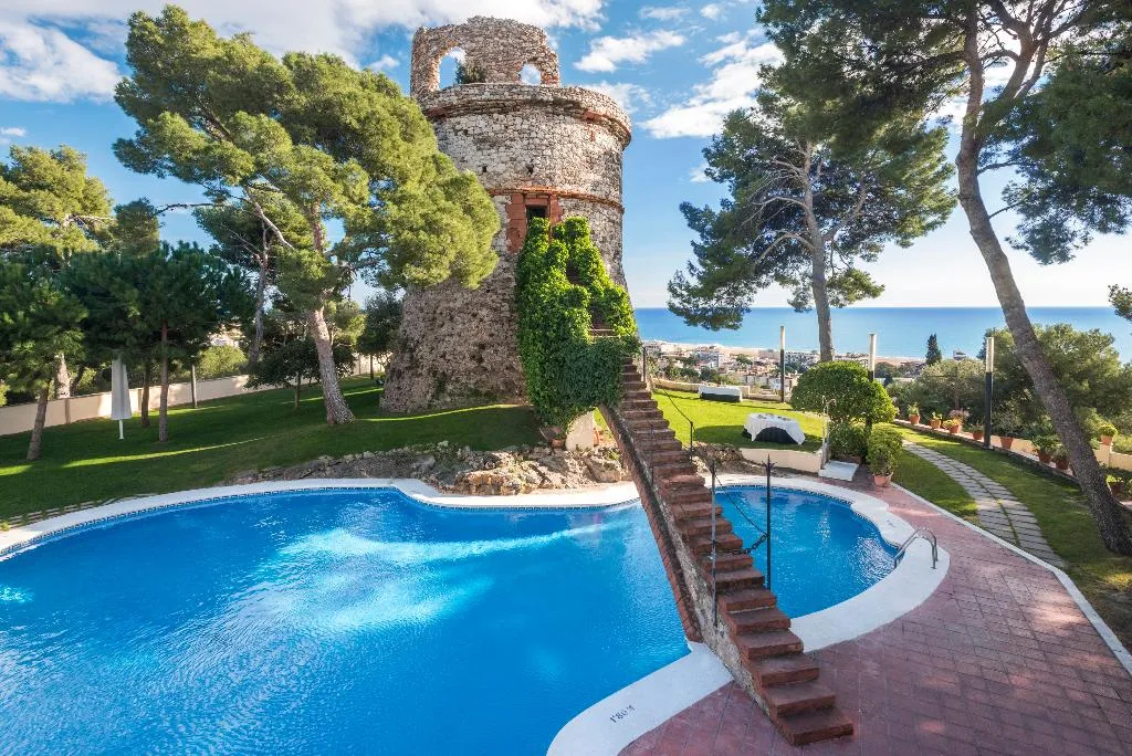 Pool, Gran Hotel Rey Don Jaime, Barcelona