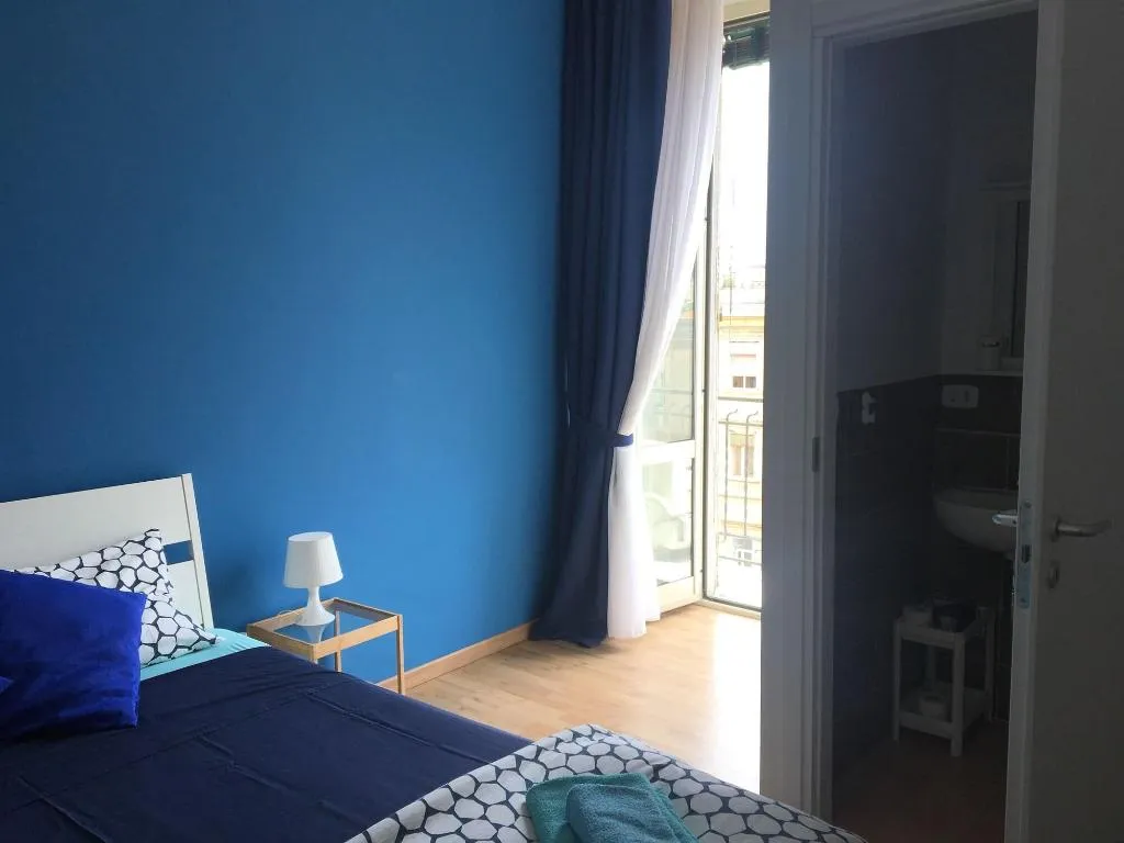 Room, B&B Tarumbò, Naples