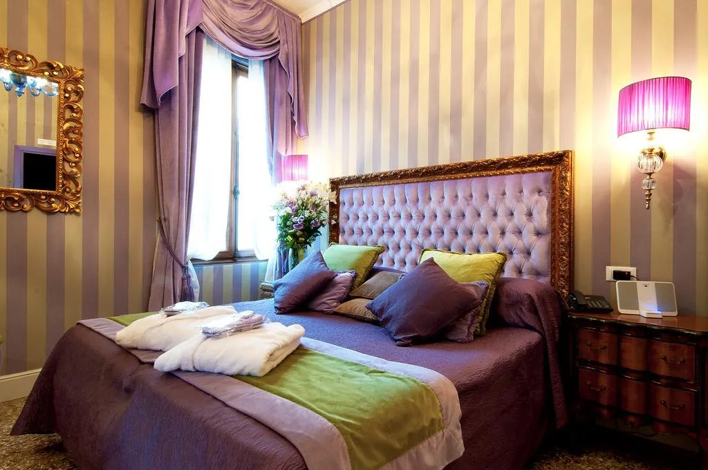 Room, AD Place Venice, Venice