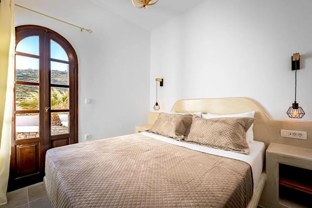 Room, Agia Irini, Santorini