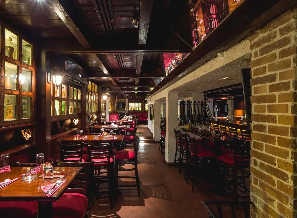 Bar, The President Hotel Cairo, Cairo
