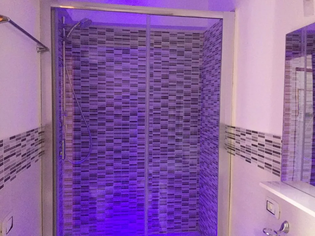 Room, B&B Sirentum, Naples