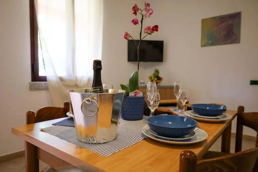 APARTMENT CAPACITY 6 Room, Residence Oasi Anfiteatro, Olbia