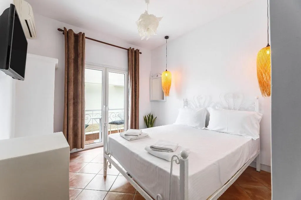Room, Marabou, Halkidiki