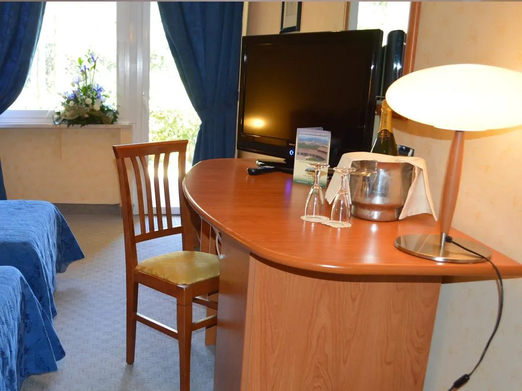 TRIPLE CAPACITY 3 Room, Bluebay Colle Della Trinità Perugia, Perugia