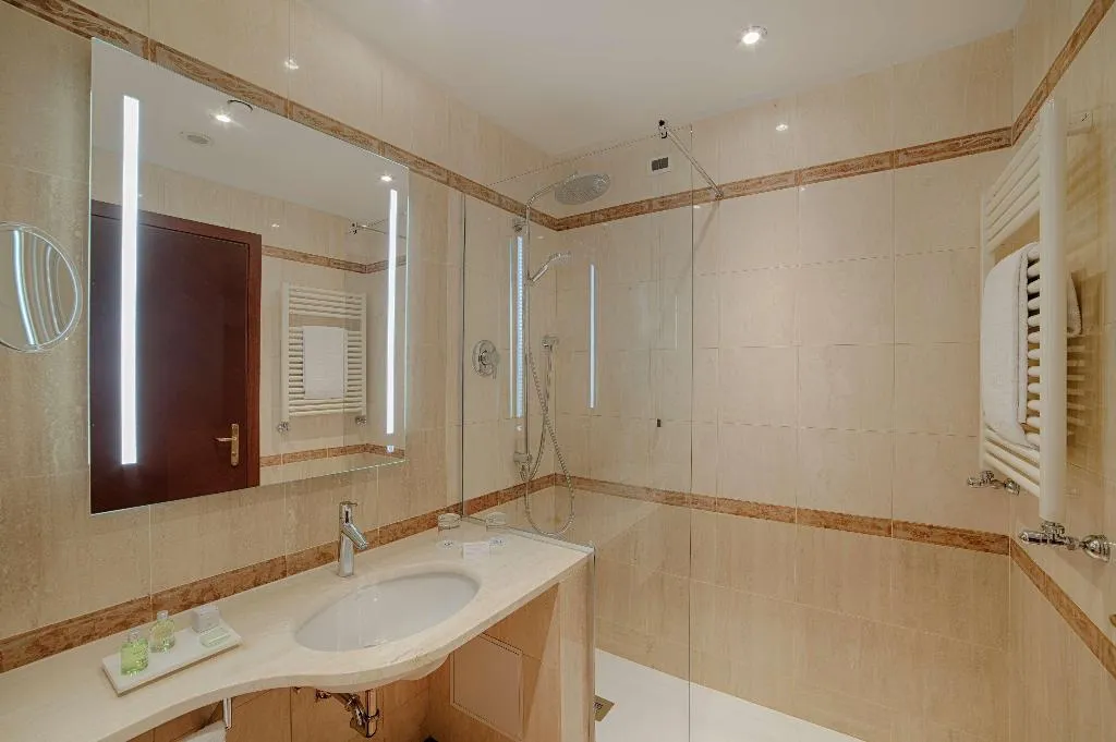 DOUBLE SUPERIOR Room, NH Milano Machiavelli, Milan