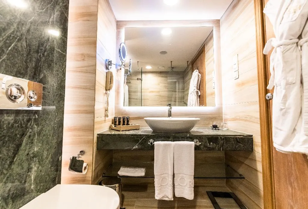 JUNIOR SUITE STANDARD Room, Gloria Verde Resort, Antalya