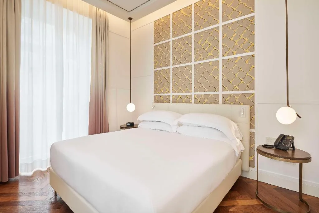 JUNIOR SUITE SEA VIEW WITH TERRACE Room, de Bonart Naples-Curio Collection by Hilton, Naples
