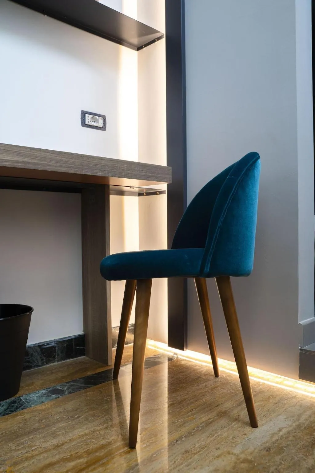 Room, Rettifilo 311, Naples