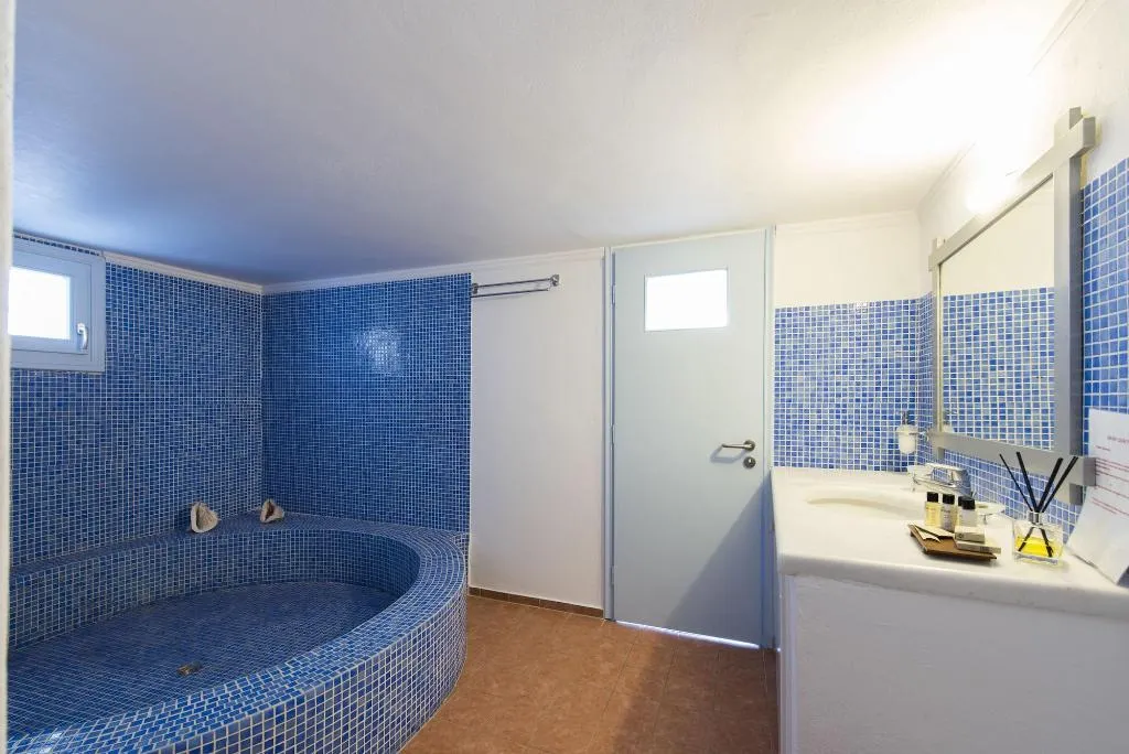 Room, Kastro Suites, Santorini