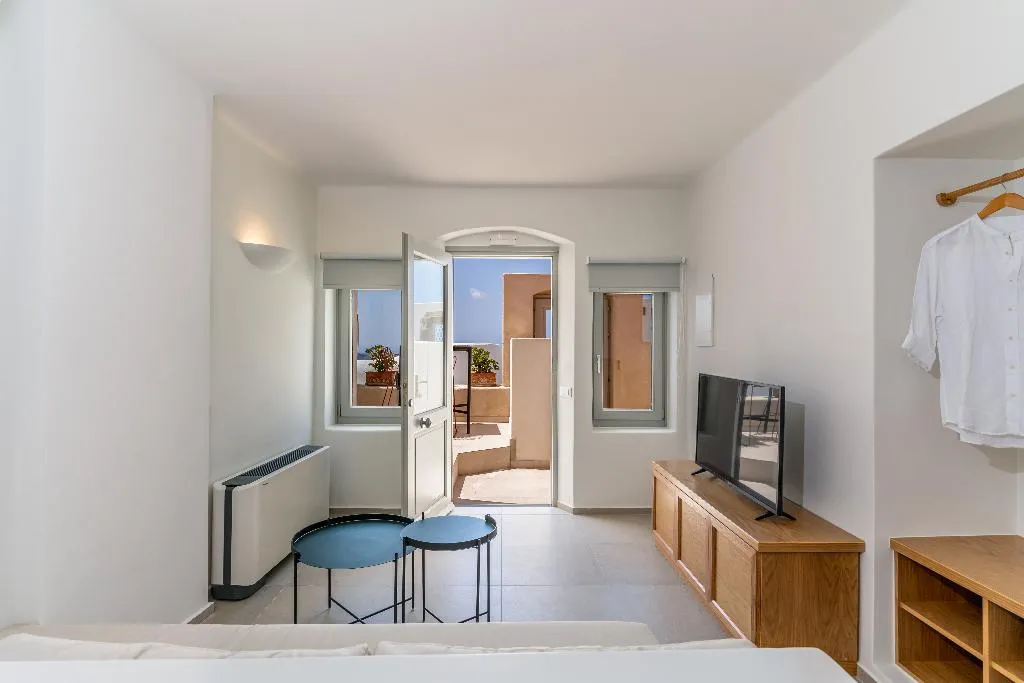 SUITE WITH JACUZZI Room, Panorama Santorini Boutique Hotel, Santorini
