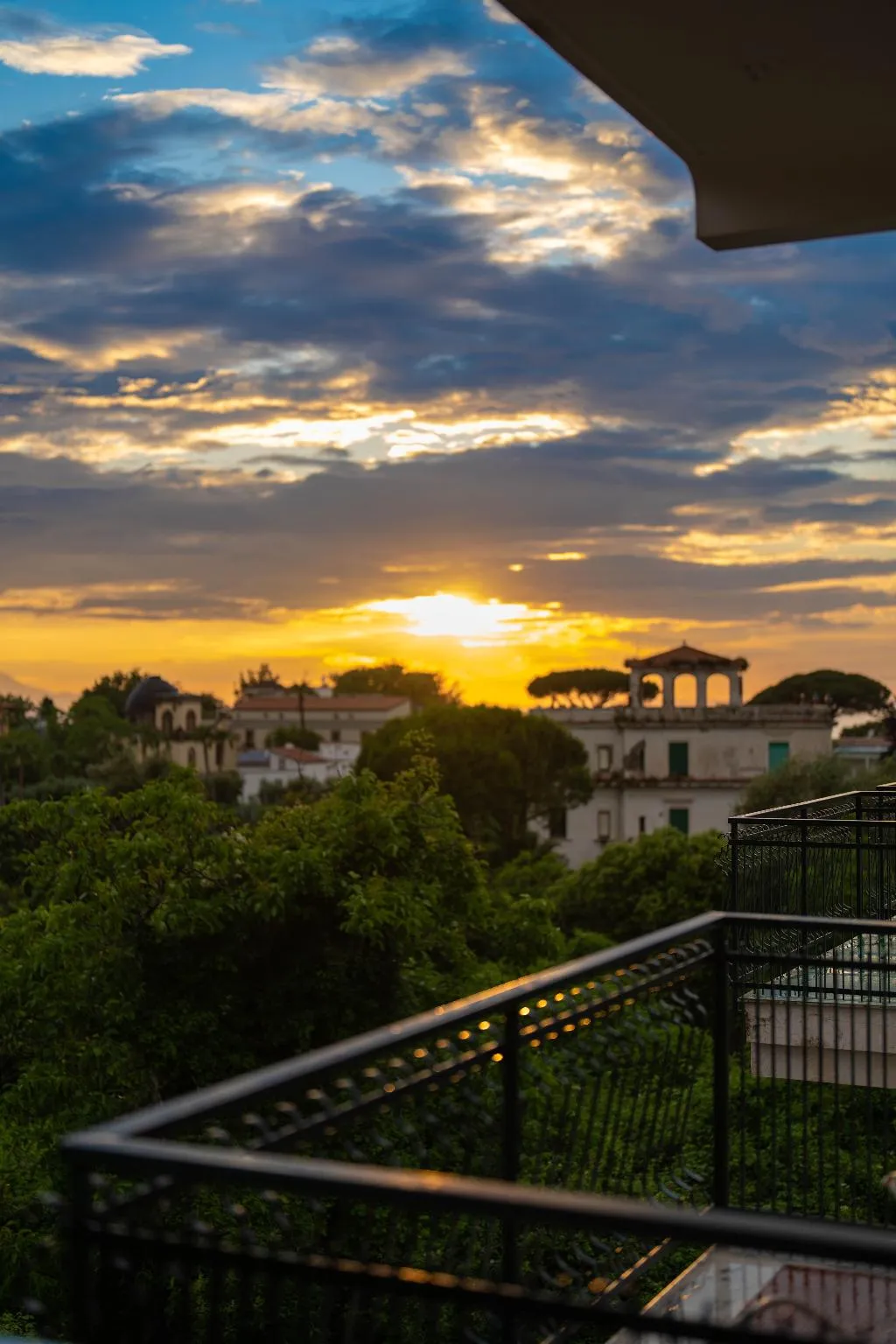 Double or Twin CLASSIC WITH BALCONY Room, Majestic Palace, Naples