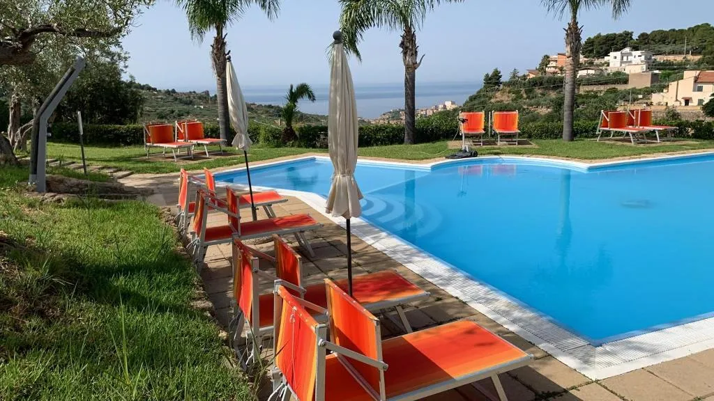 APARTMENT CAPACITY 4 Room, La Luna Nel Pozzo, Catania