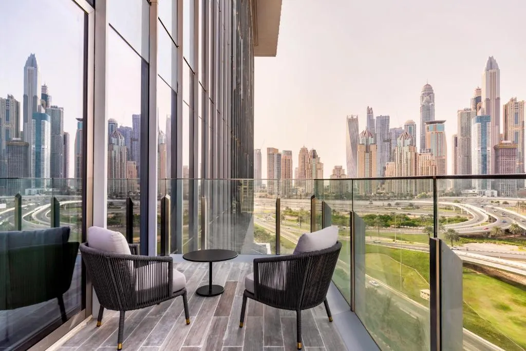 TWIN CLUB Room, Taj Jumeirah Lakes Towers Dubai, Dubai