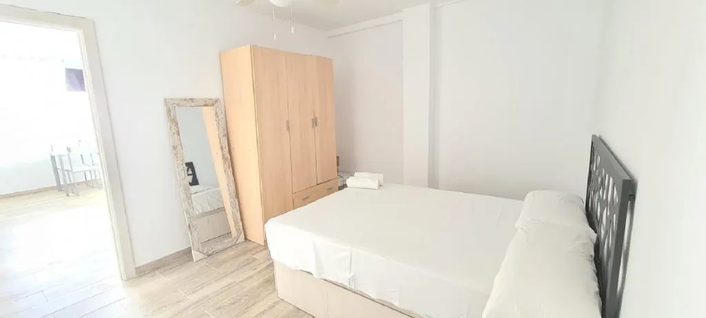 APARTMENT BASIC Room, Style Apartments Cabanyal Marina Beach, Valencia