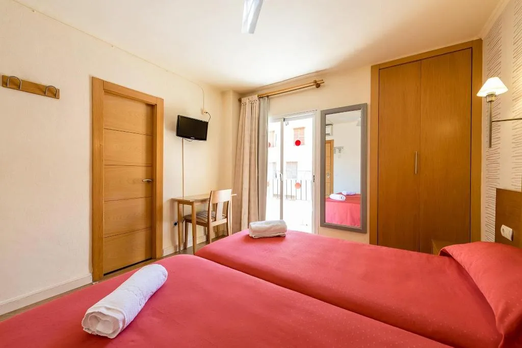 Room, Europa Punico Hostal, Ibiza