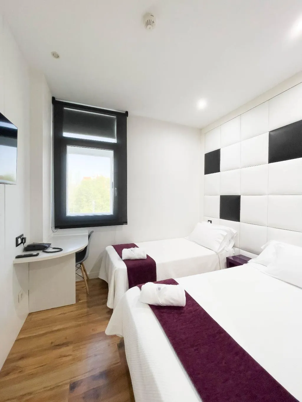 DOUBLE STANDARD Room, Avenida de España, Madrid