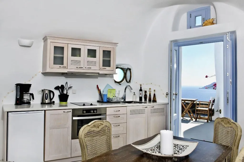Room, Anemomilos, Santorini