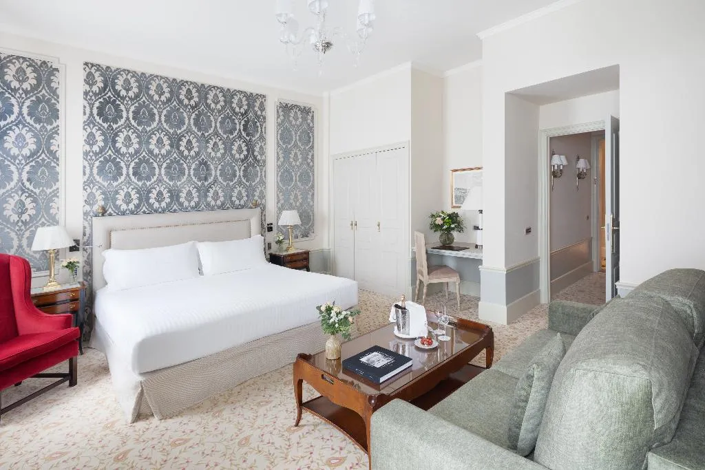 JUNIOR SUITE CAPACITY 1 Room, El Palace, Barcelona