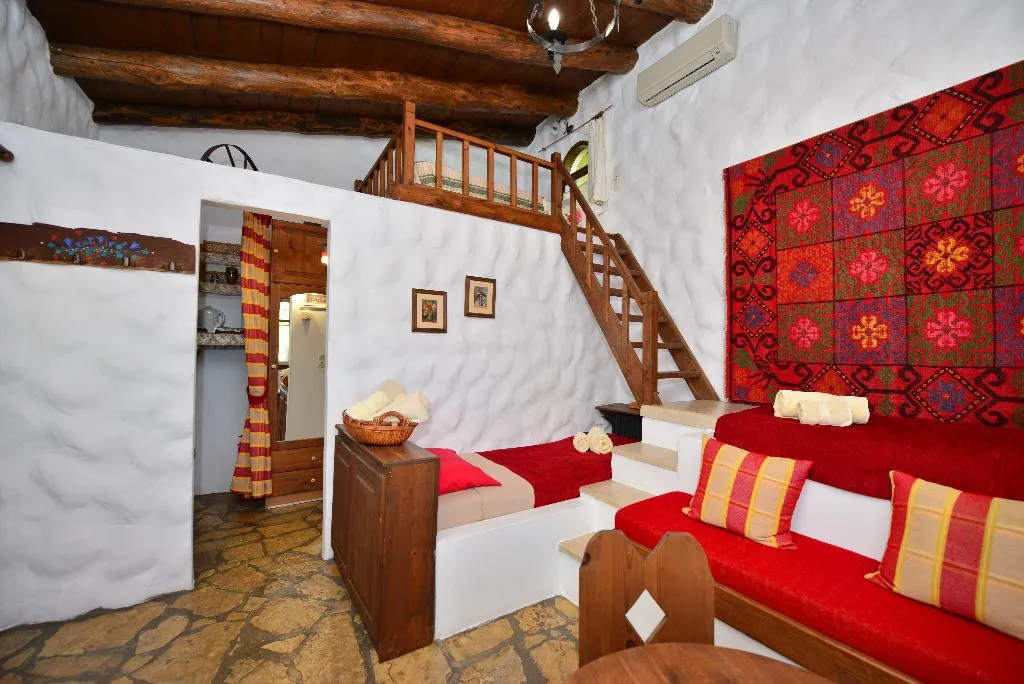 APARTMENT STANDARD Room, Viglatoras Traditionals Apartments, Crete
