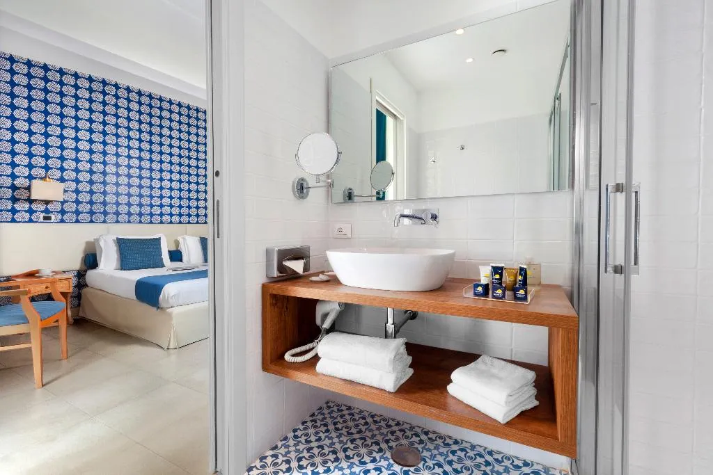 DOUBLE SUPERIOR WITH BALCONY Room, Atlantic Palace, Naples