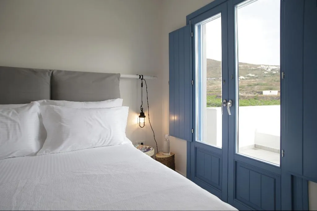 VILLA WITH PRIVATE POOL Room, Vino Houses, Santorini
