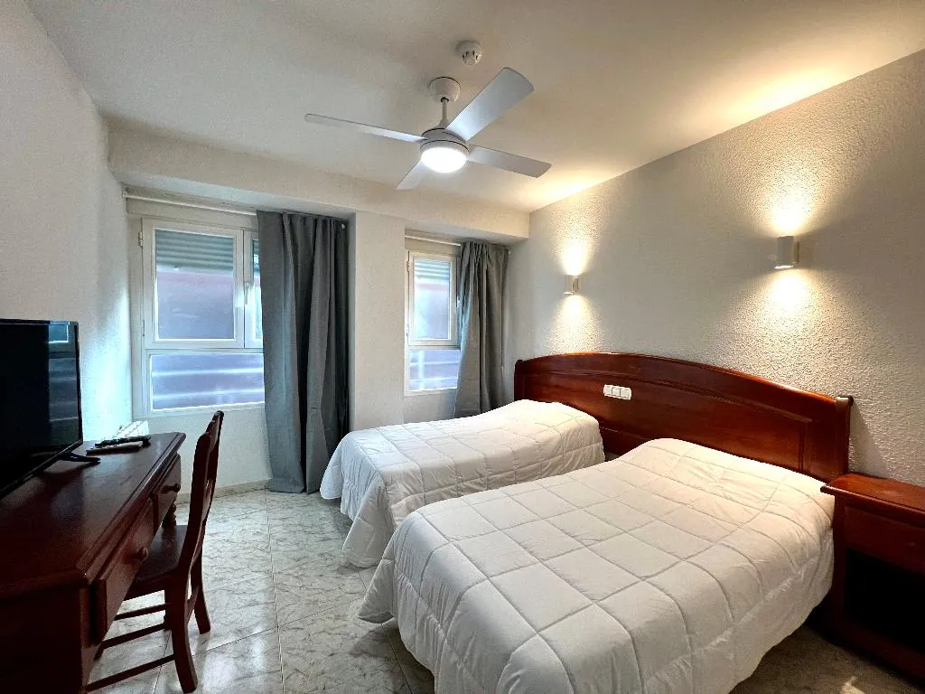 TWIN STANDARD Room, Hostal La Embajada, Madrid
