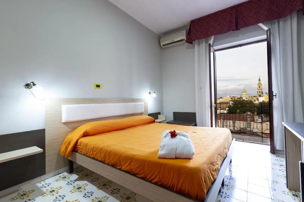 Room, Hotel Del Sole, Naples