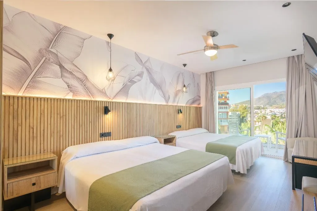 QUADRUPLE CAPACITY 4 Room, Hotel Parasol by Dorobe, Costa Del Sol