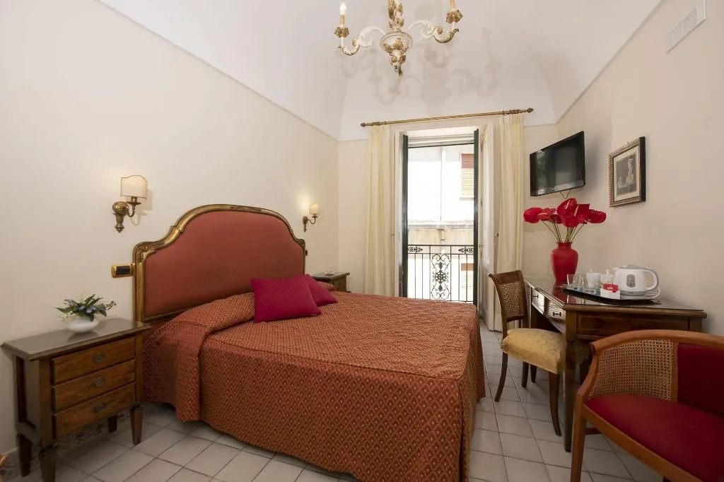 Room, Residenza Del Duca, Naples