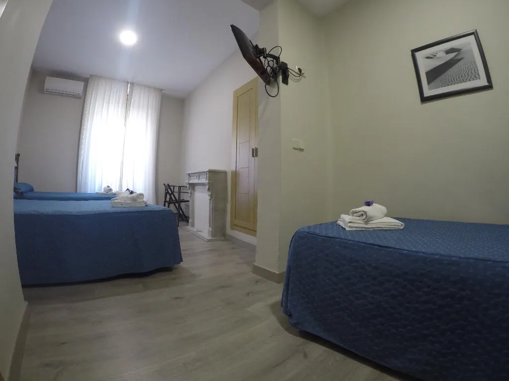 QUADRUPLE STANDARD Room, El Pilar, Madrid