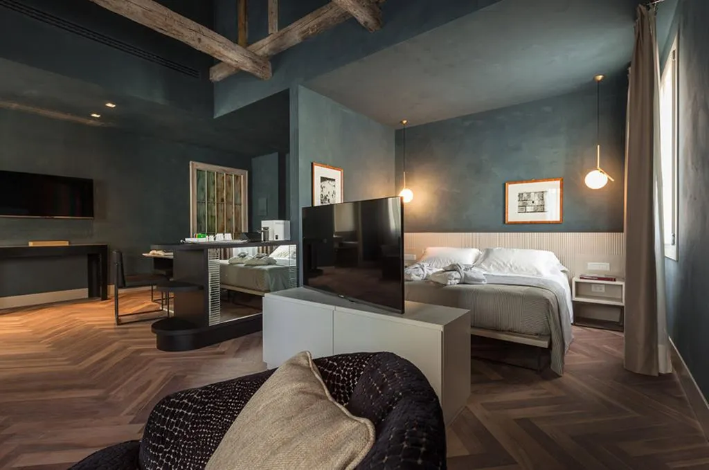 SUITE CANAL VIEW Room, Liassidi Wellness Suites, Venice