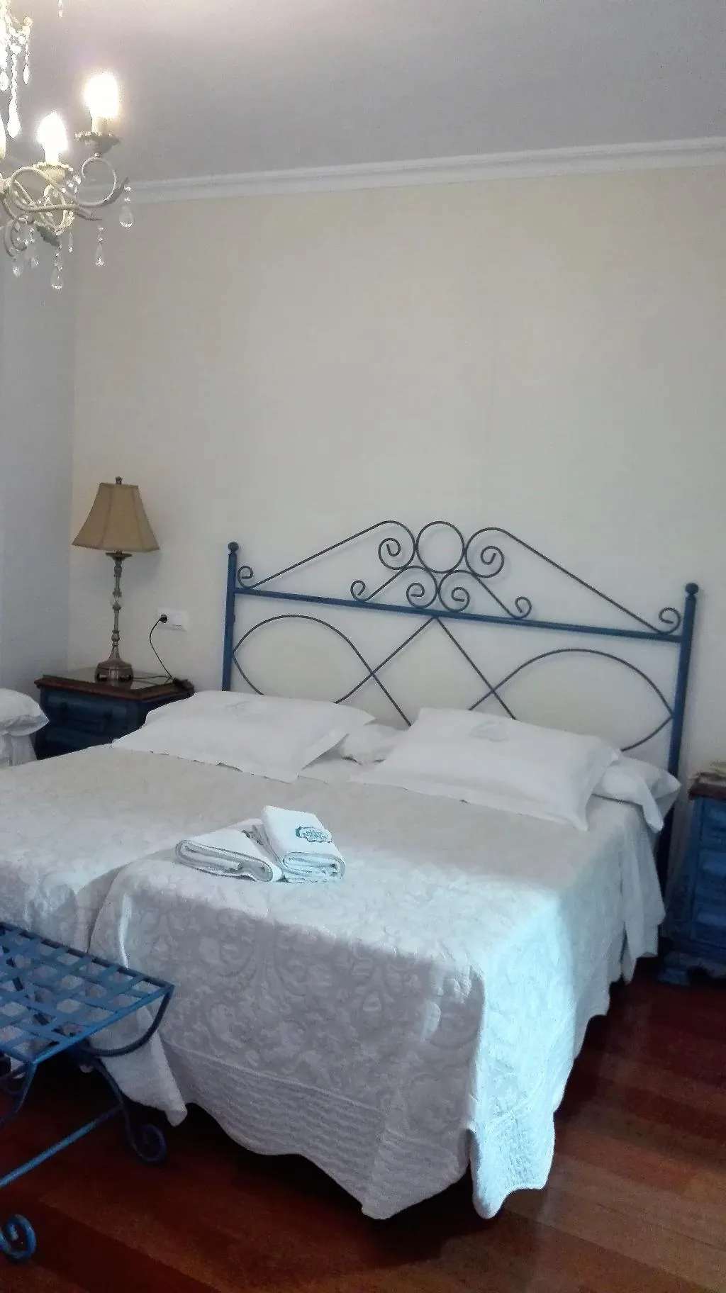 TRIPLE STANDARD Room, Le Petit Paris, Seville