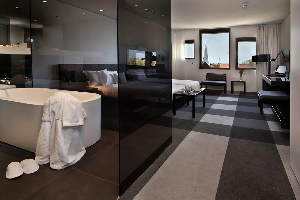 DOUBLE SINGLE USE EXECUTIVE Room, Graffit Gallery Hotel, Varna