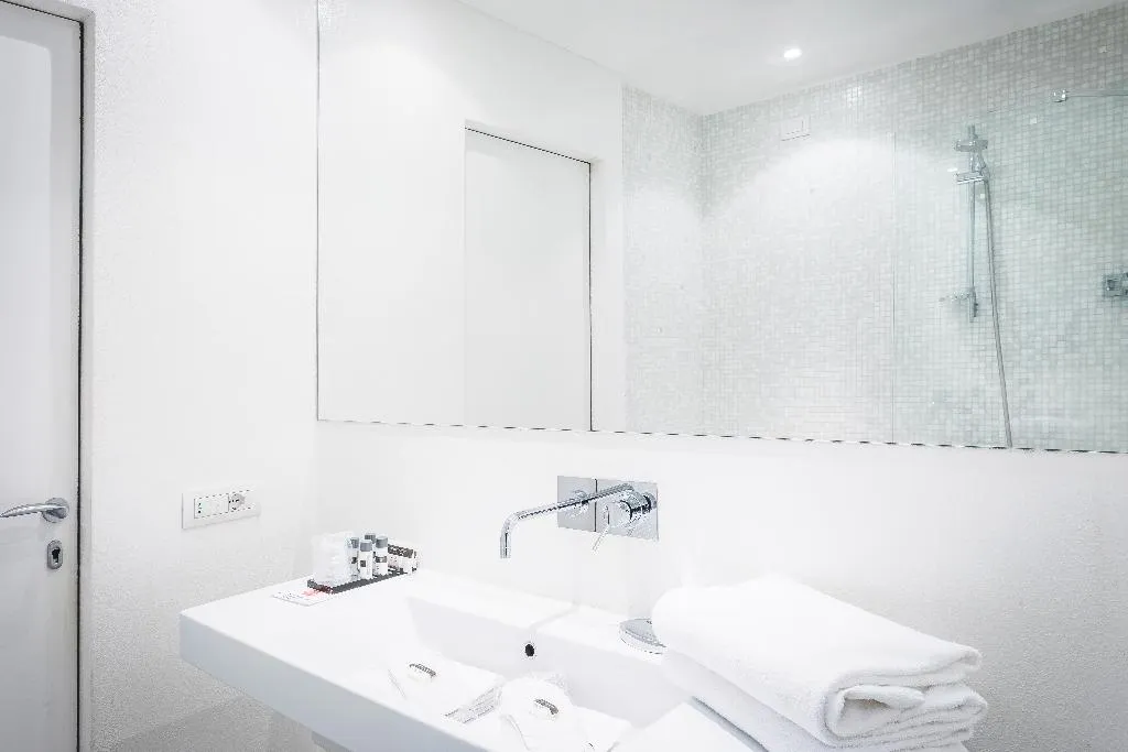 JUNIOR SUITE WITH VIEWS Room, Hotel Borgo Le Terrazze, Milan