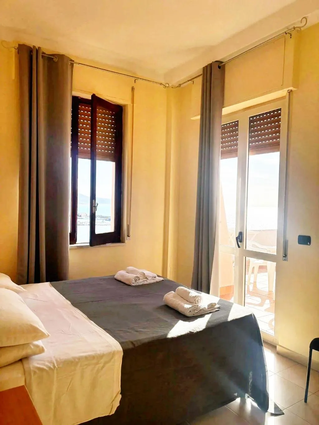 BUNGALOW CAPACITY 2 Room, Hydra Club Hotel Village, Naples