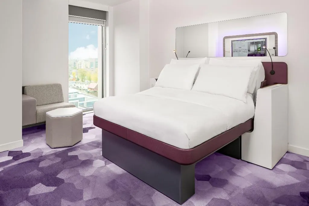 Cabin PREMIER Room, Yotel Amsterdam, Amsterdam