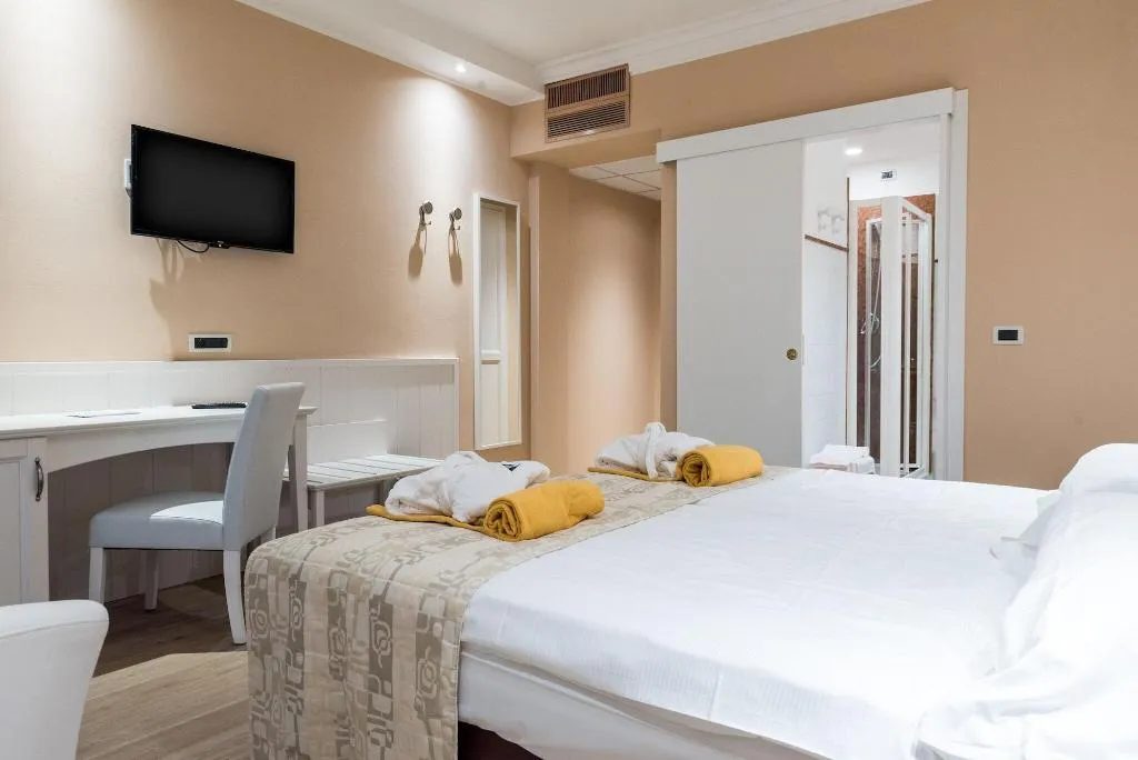 DOUBLE QUEEN SIZE BED Room, Hotel Terme Leonardo, Venice