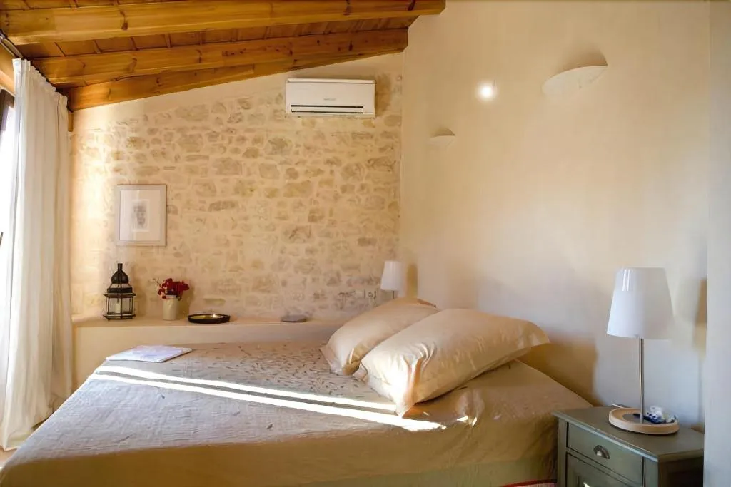 Room, Kapsaliana Village Hotel, Crete