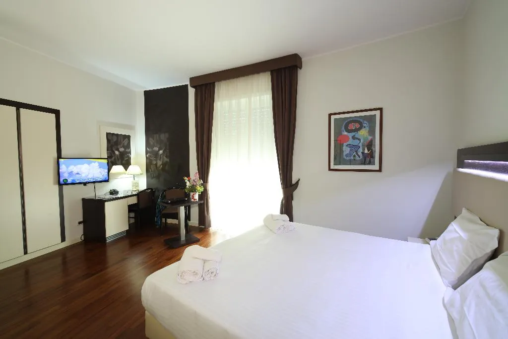 Double or Twin SUPERIOR CITY VIEW Room, Grande Albergo Maugeri, Catania
