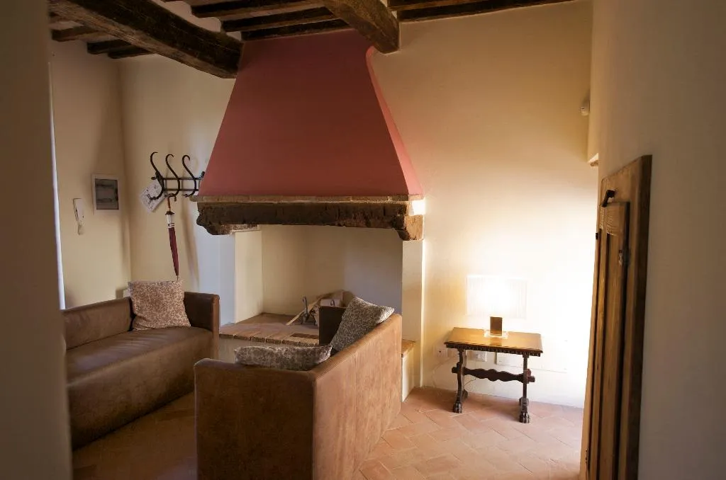 APARTMENT THREE BEDROOMS TWO BATHROOMS Room, Il Paluffo, Florence