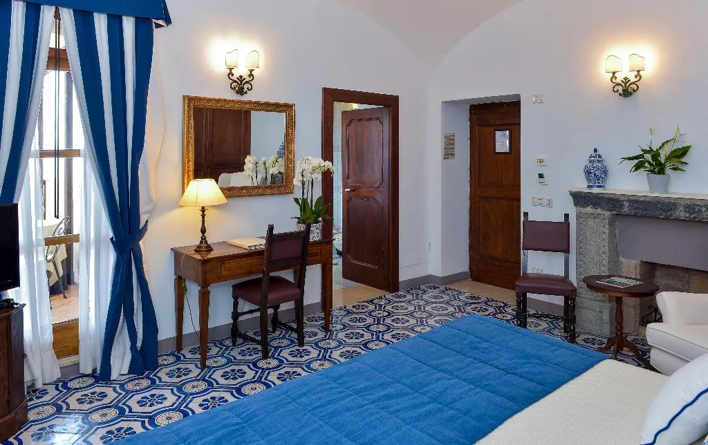 Room, Villa Cimbrone, Naples