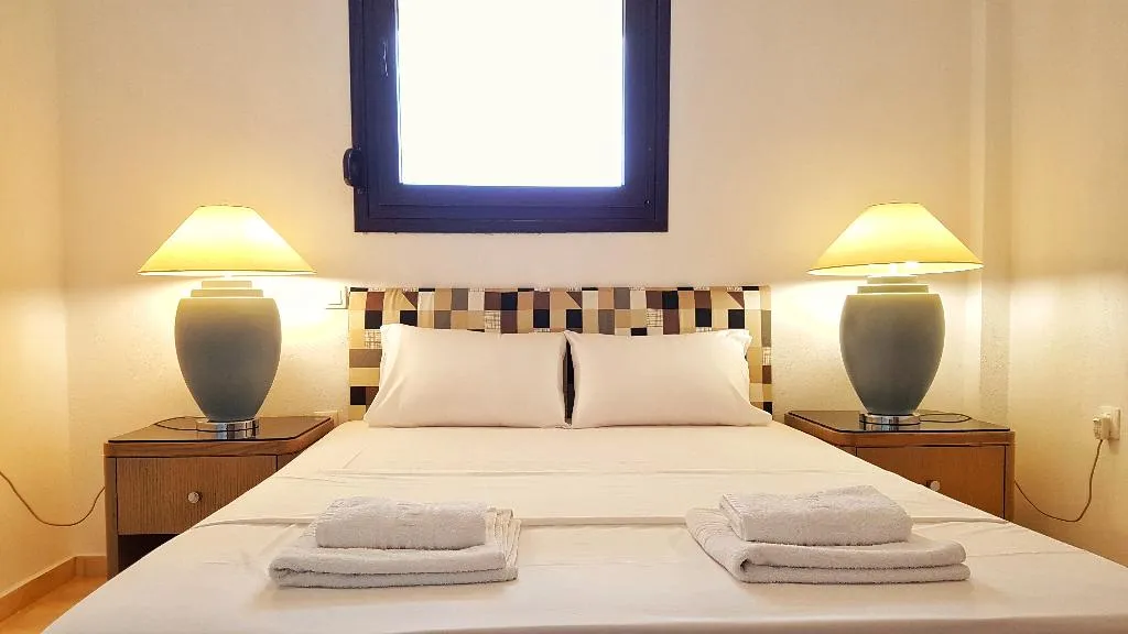 FAMILY ROOM ONE BED Room, Bungalow White Apartments and Suits, Halkidiki