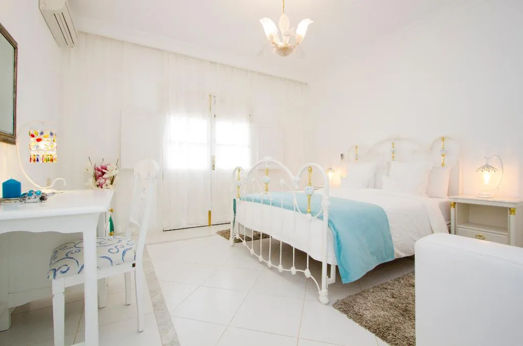 VILLA CAPACITY 6 THREE BEDROOM Room, Villa Sueños Del Mar, Lanzarote